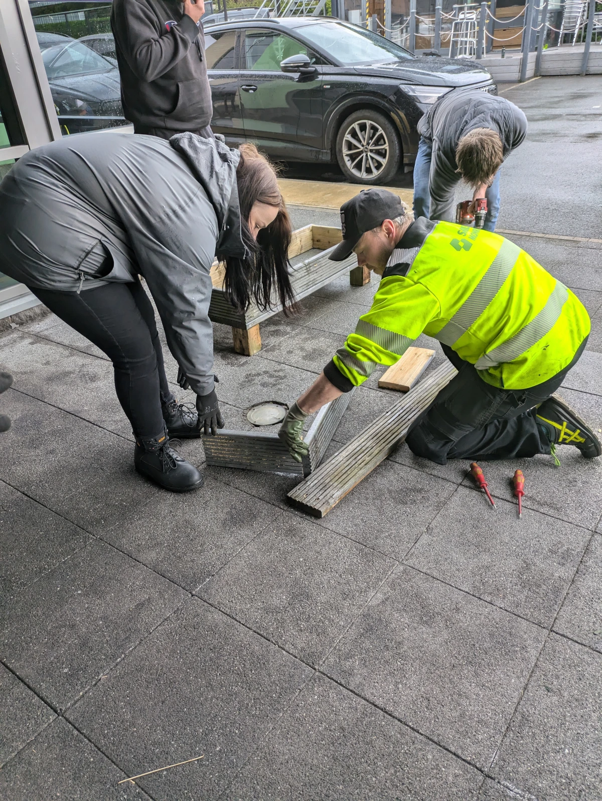 From Pallets to Planters – Creating Upcycled Garden Planters for a Sustainable Future