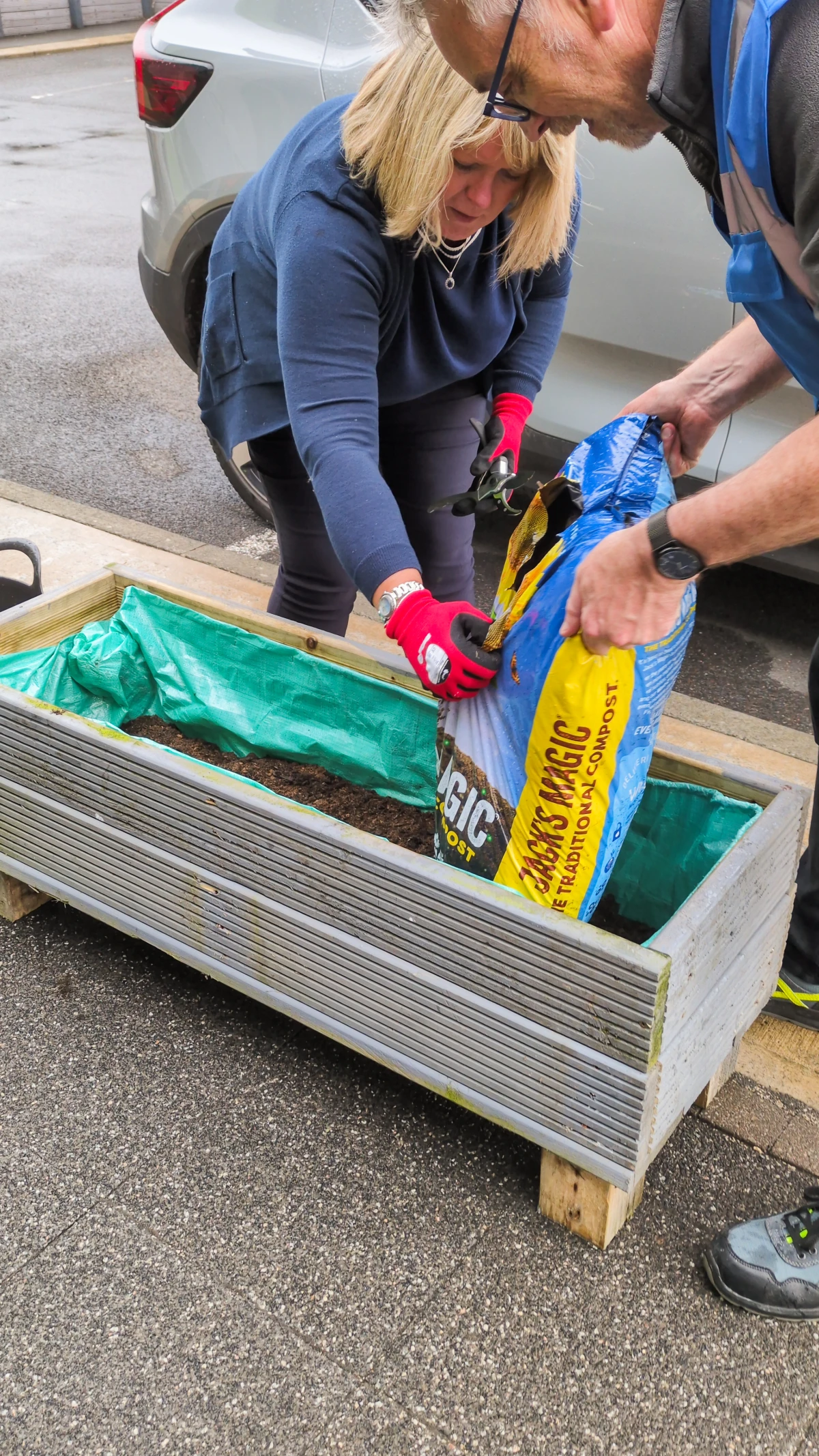 From Pallets to Planters – Creating Upcycled Garden Planters for a Sustainable Future
